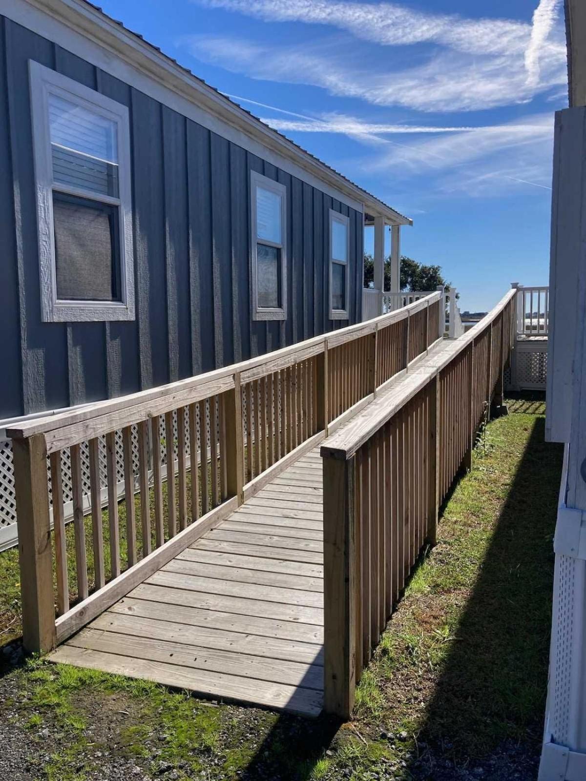 Surf City 2Br Park Home With Waterfront View And Parking المظهر الخارجي الصورة