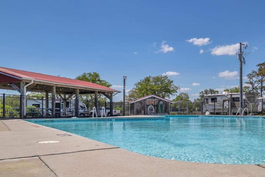 Surf City 2Br Park Home With Waterfront View And Parking المظهر الخارجي الصورة