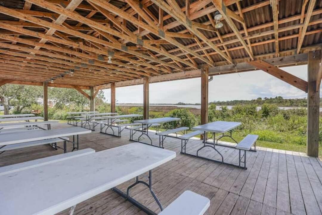Surf City 2Br Park Home With Waterfront View And Parking المظهر الخارجي الصورة